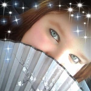 Meet your Posher, Kira